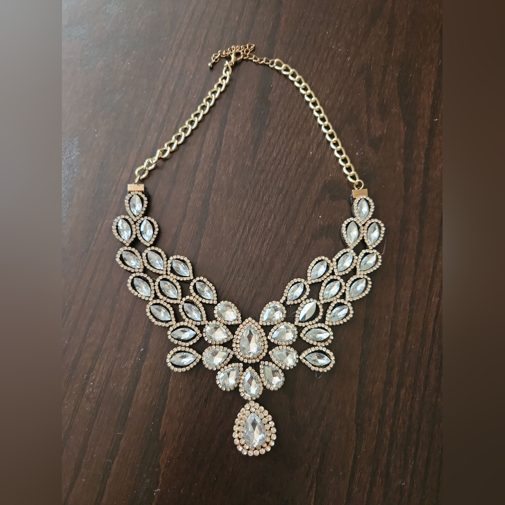Elegant Gold and Silver Statement Necklace